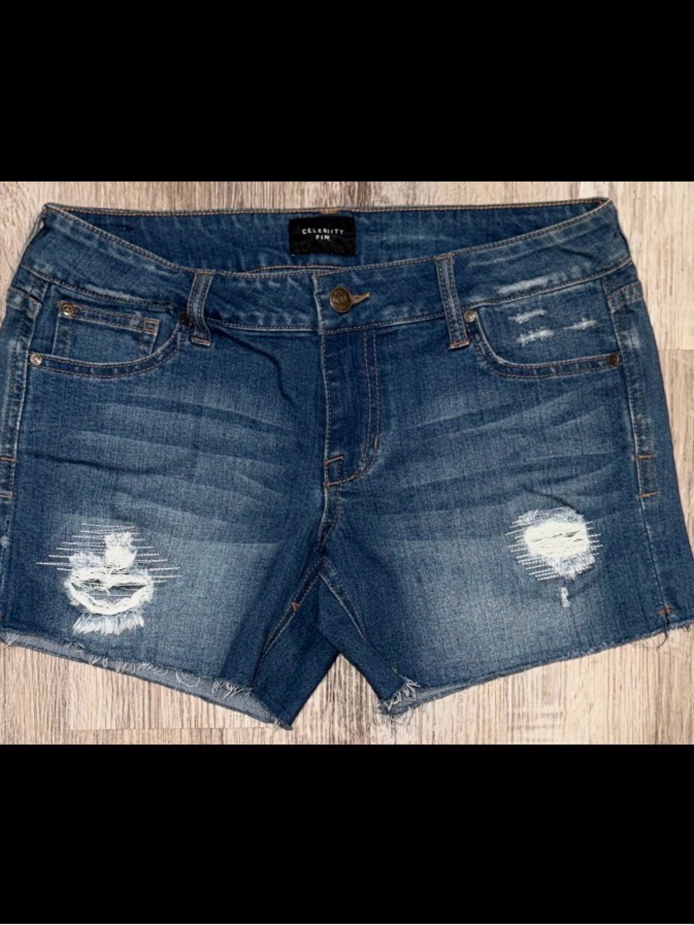 Celebrity Pink Jean Shorts Size 26 (3)